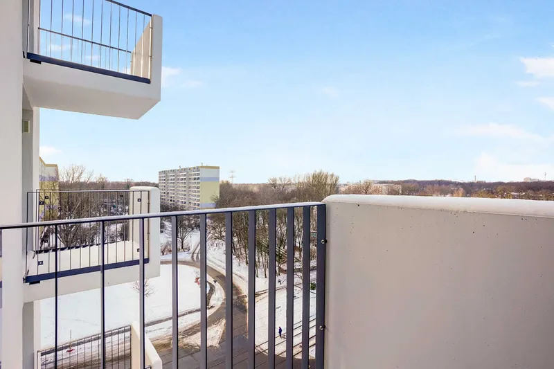 1 Zimmer Studio mit EBK, Aufzug und Balkon — photo 1